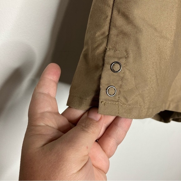 Gap khaki retro style shorts size 10 - Picture 2 of 4